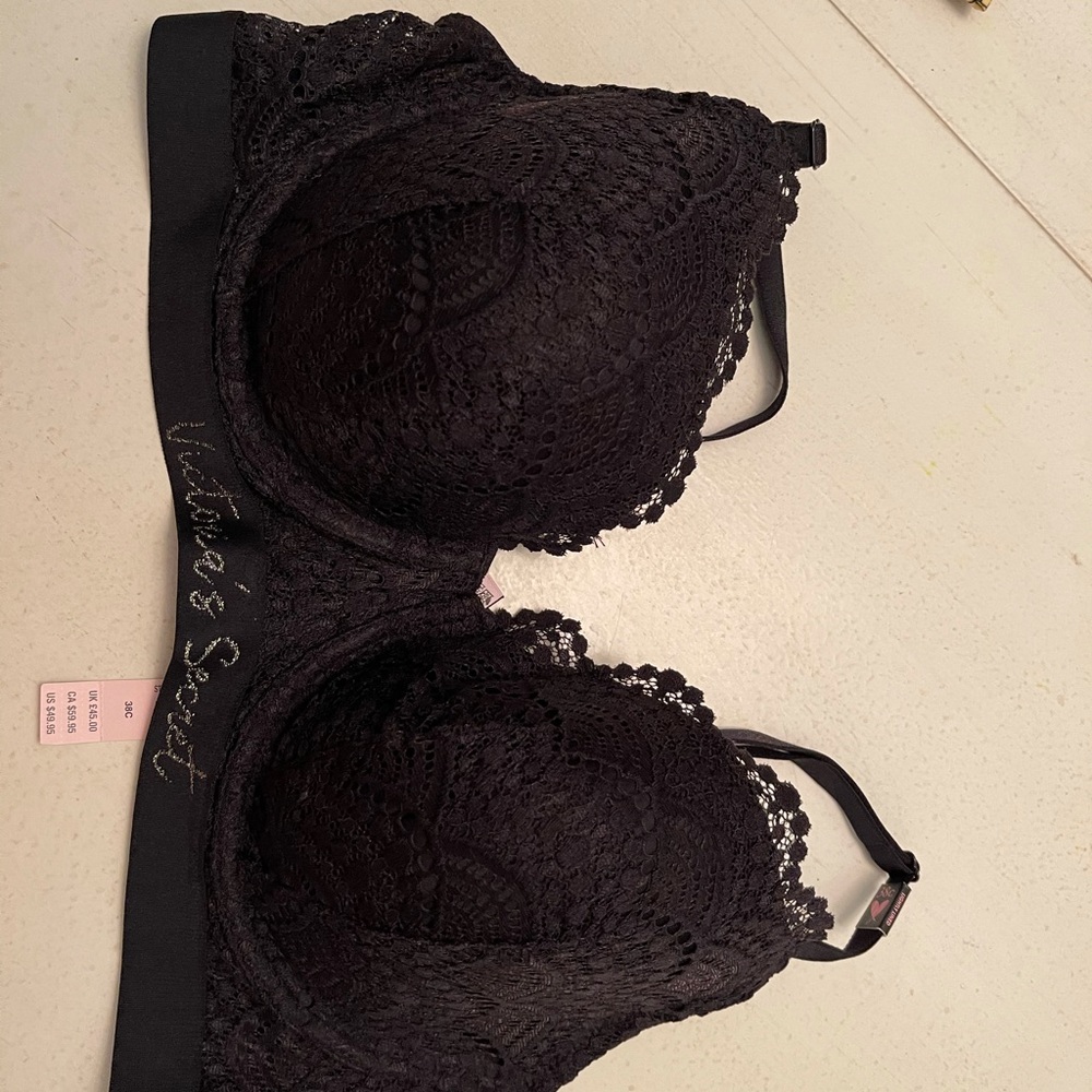 NWT Victoria Secret Bra 38C